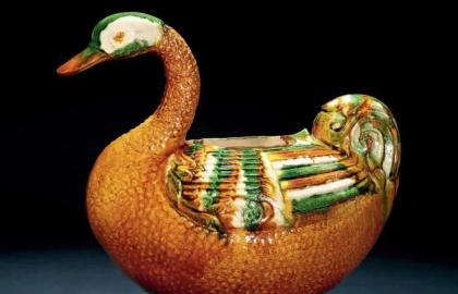 Sexy Clutches: How to Buy & Wear a Designer Clutch Bag